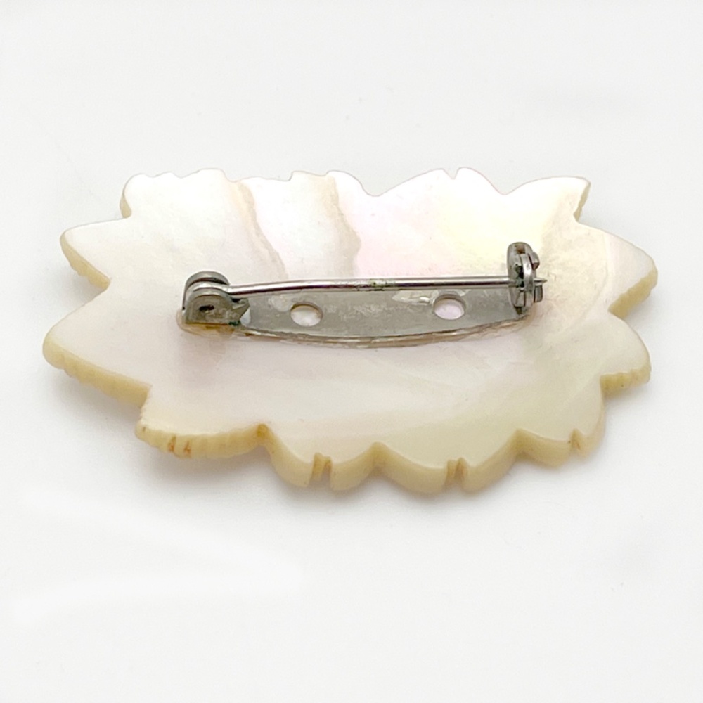 Vintage Mother of Pearl Rose Brooch - Picture 5 of 6